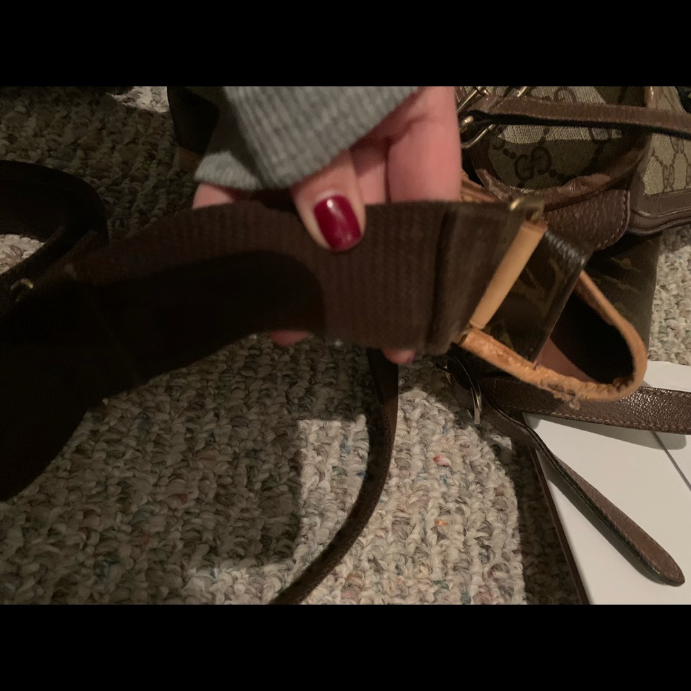 Good condition Louis Vuitton crossbody - Picture 7 of 11